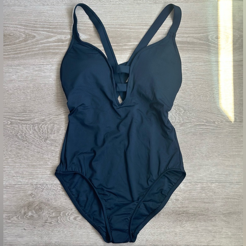 Seafolly deep V one piece swimsuit usa size 6 black anthropologie